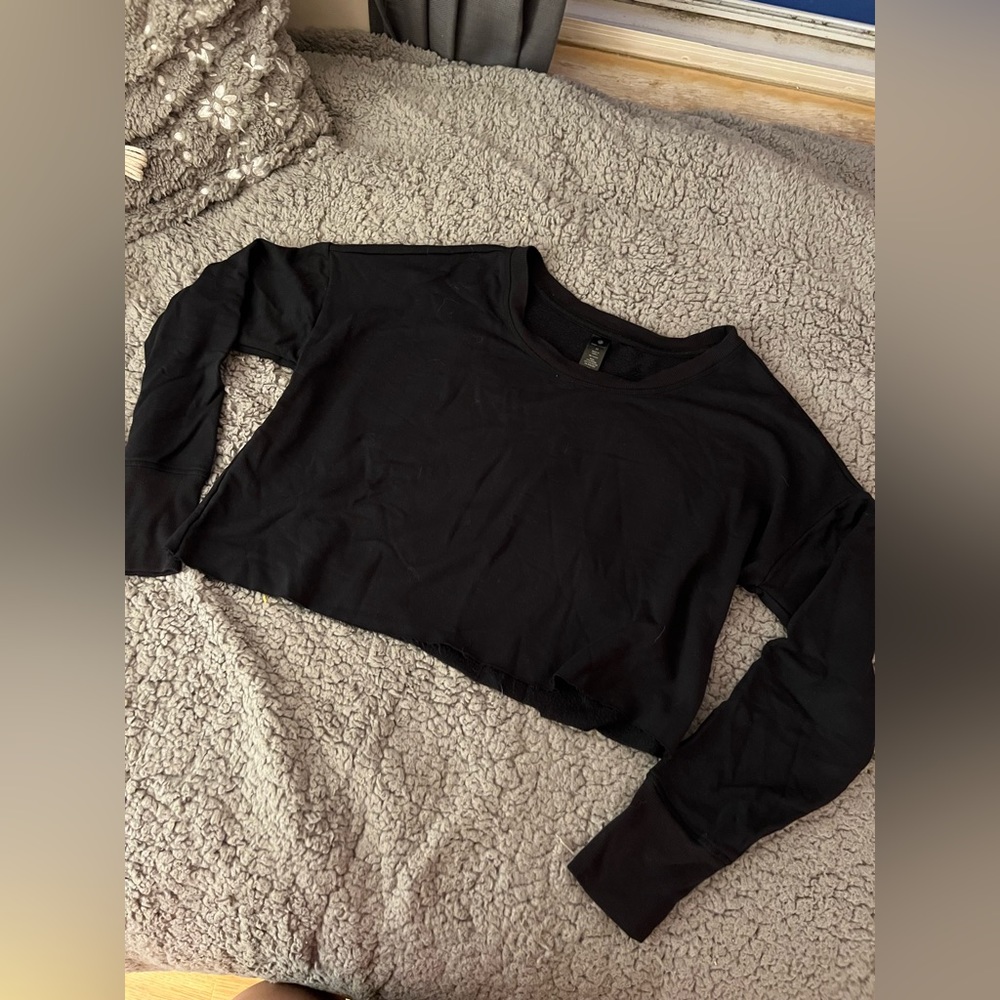 Perfect comfy long sleeve for lounging around!